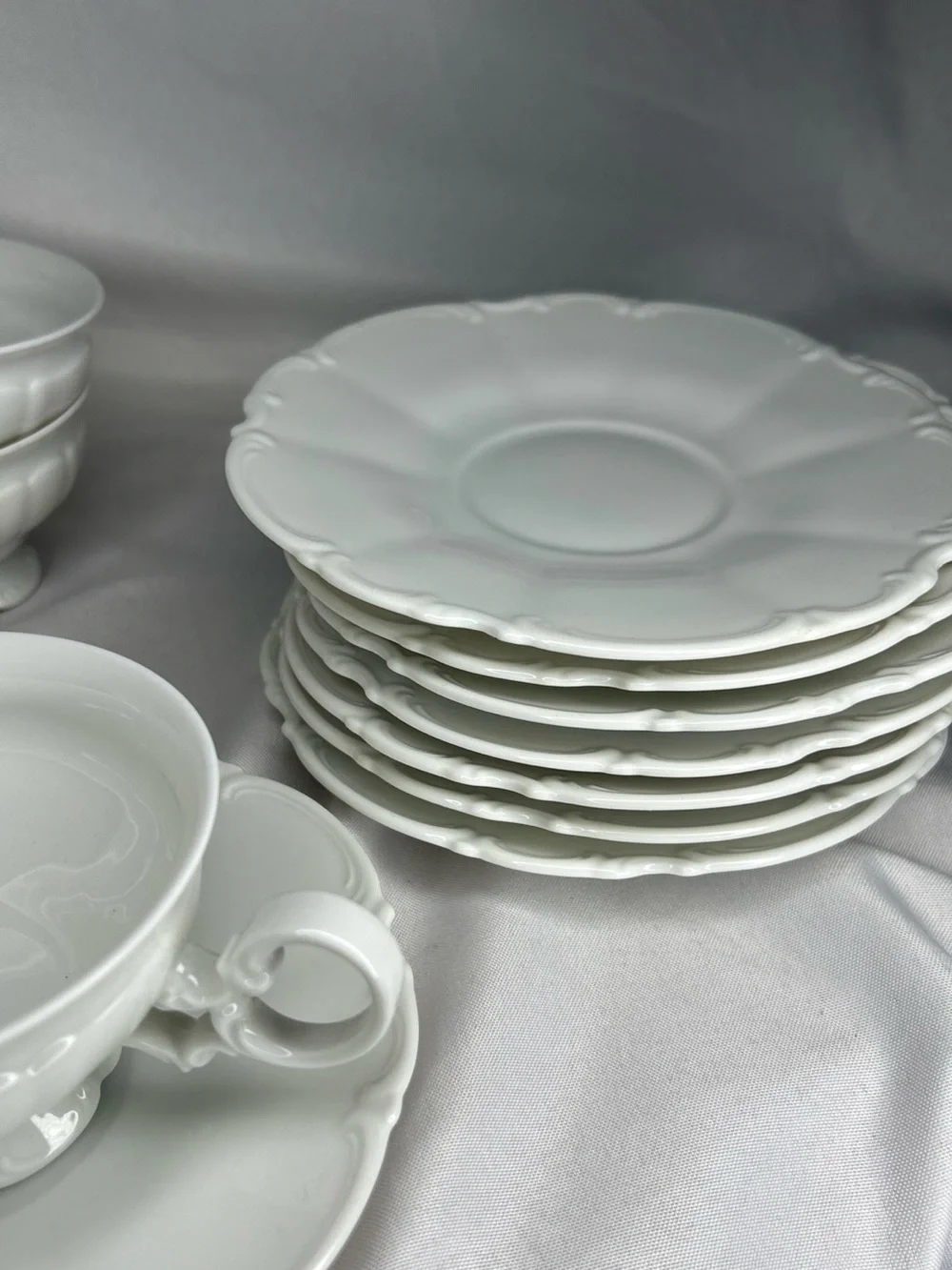 Vintage HUTCHENREUTHER SYLVIA Bavarian GERMANY cup & saucer 8pc. Elegant Dining